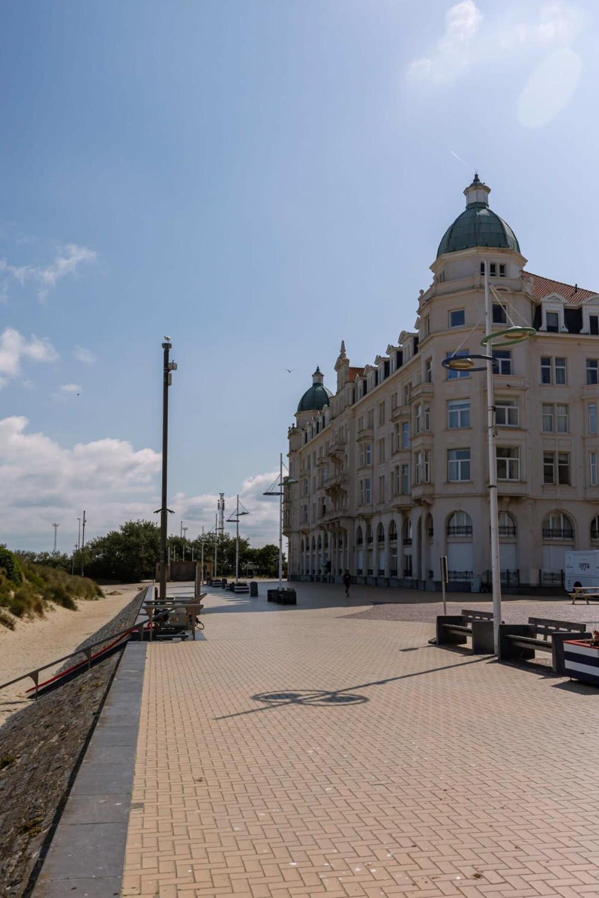 Huswell - Beachfront Apartment In Zeebrugge Extérieur photo
